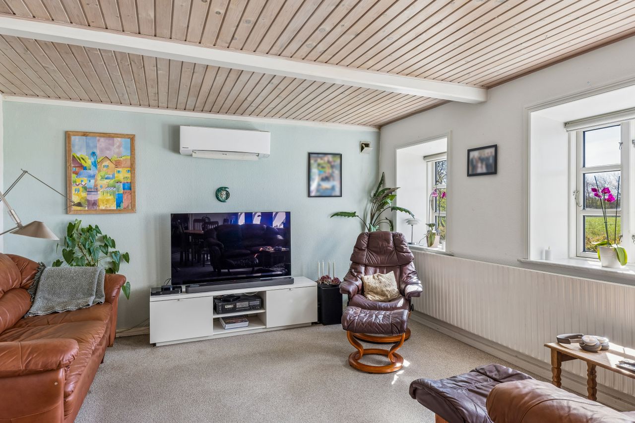 image 03